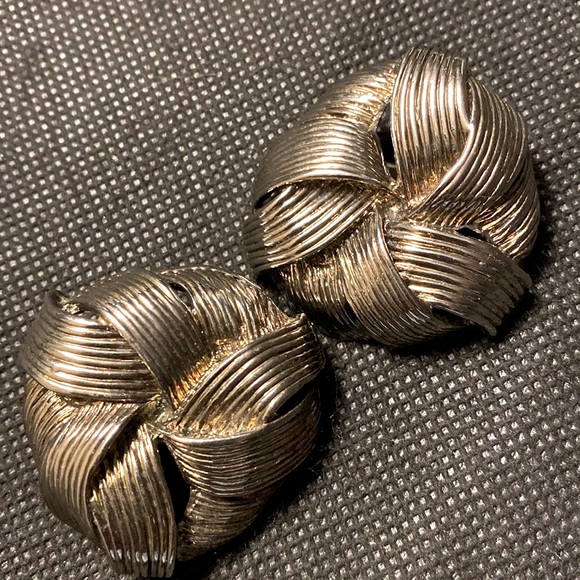 Vintage Silver Tone Large Button Clip-on earrings - Picture 2 of 5